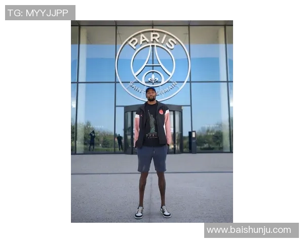 时尚运动风潮来袭足球明星图案短袖让你尽显个性与活力