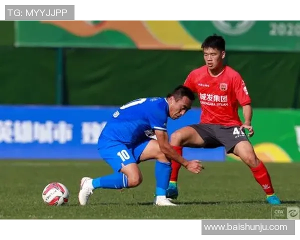 武汉篮球队在邀请赛中以90分稳居积分榜首位，展现强劲实力