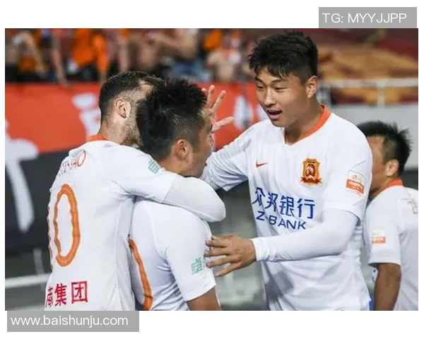 深圳排球队以65分领跑奥运会积分榜展现强大实力和团队合作精神