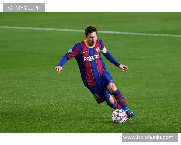 足球明星的经典配饰与时尚风格完美结合的精彩瞬间分享 足球明星的经典配饰与时尚风格完美结合的精彩瞬间分享