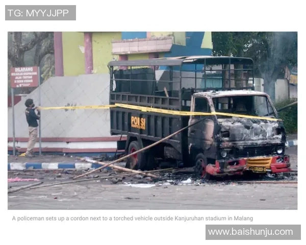 足球明星频频暴力事件引发热议视频曝光引发网友热议与反思 足球明星频频暴力事件引发热议视频曝光引发网友热议与反思